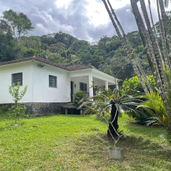 Lateral da casa principal